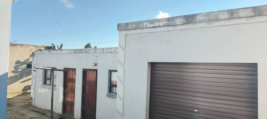 2 Bedroom Property for Sale in Phakamisa Eastern Cape